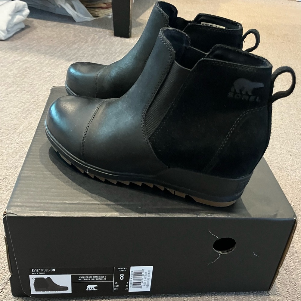 Sorel Evie pull on sz 8